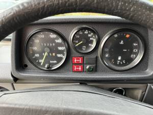 Image 22/33 of Mercedes-Benz 200 GE (SWB) (1987)