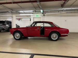 Afbeelding 5/33 van Alfa Romeo Giulia 1600 GT Junior (1972)