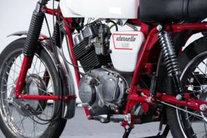 Image 13/50 of Moto Guzzi Stornello 125 II (1971)
