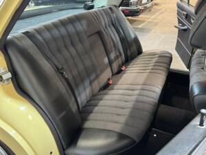Immagine 23/35 di Mercedes-Benz 200 (1975)