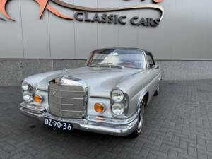 Bild 2/36 von Mercedes-Benz 250 SE (1966)
