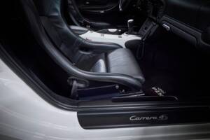 Bild 87/100 von Porsche 911 Carrera 4S (2004)