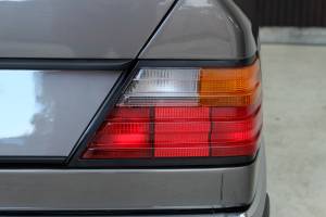 Bild 11/73 von Mercedes-Benz 230 E (1991)