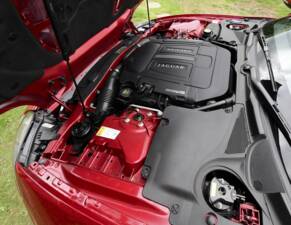 Image 48/50 of Jaguar XKR (2013)