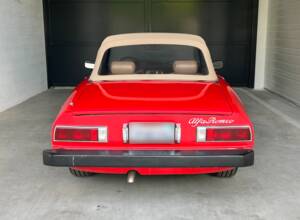 Image 2/11 of Alfa Romeo 1600 Spider (1978)