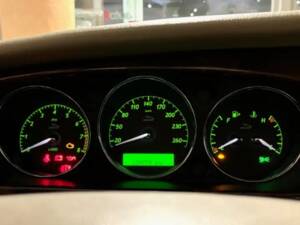 Imagen 8/14 de Jaguar XJ 8 3.5 (2004)