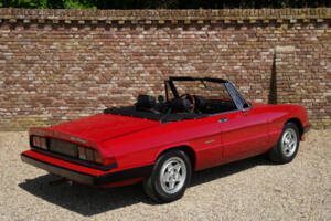 Image 25/50 of Alfa Romeo 2.0 Spider (1990)
