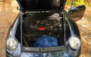 Immagine 43/47 di Porsche 911 Carrera (1994)