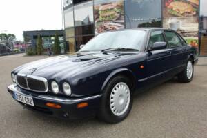 Bild 1/8 von Jaguar XJ 8 Executive (1997)