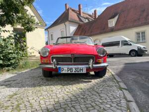 Image 2/81 de MG MGB (1976)