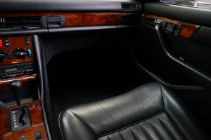 Imagen 14/35 de Mercedes-Benz 500 SEL (1984)