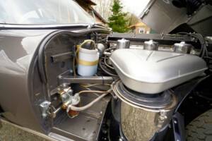 Image 23/25 de Jaguar E-Type (1969)