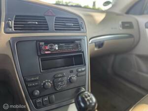 Image 22/39 of Volvo V 70 2.4 (2006)