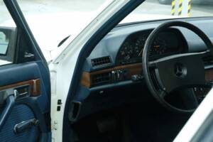 Bild 42/50 von Mercedes-Benz 280 S (1981)