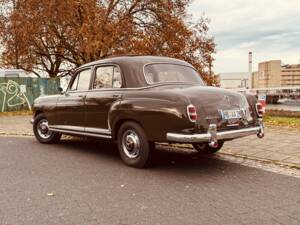 Image 7/43 of Mercedes-Benz 220 S (1956)