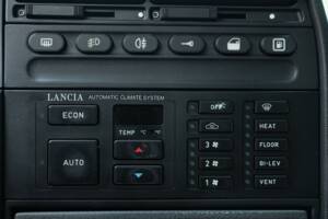 Image 17/41 of Lancia Thema 6V (1985)