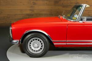 Image 6/8 de Mercedes-Benz 280 SL (1968)