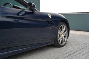 Image 47/50 de Ferrari California (2012)