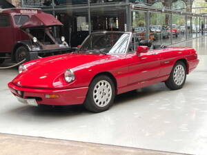Immagine 5/27 di Alfa Romeo 2.0 Spider (1992)