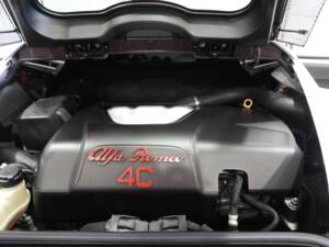 Image 10/15 of Alfa Romeo 4C (2014)