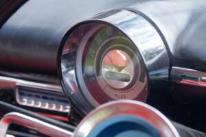 Image 21/50 of Vauxhall Cresta (1958)