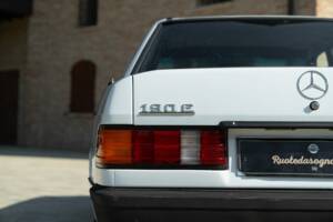 Afbeelding 14/44 van Mercedes-Benz 190 E (1987)
