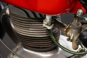Bild 38/50 von Gilera 150 Sport (1951)