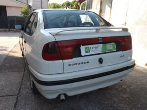 Bild 6/50 von SEAT Cordoba 1.6i (1994)