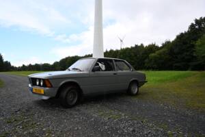 Image 2/64 of BMW 320&#x2F;4 (1977)