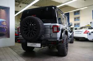 Image 10/29 de Jeep Wrangler 2.0T Sahara (2020)