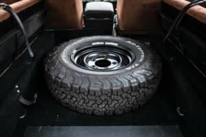 Image 20/41 of Land Rover 90 (1988)