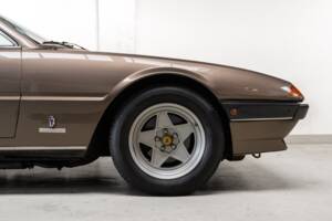 Bild 23/31 von Ferrari 400i (1981)