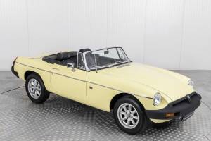 Immagine 17/50 di MG MGB (1976)