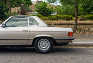 Image 11/23 of Mercedes-Benz 380 SL (1985)