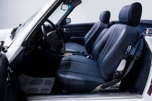 Bild 19/38 von Mercedes-Benz 560 SL (1986)