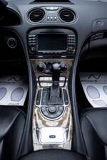 Image 25/36 of Mercedes-Benz SL 500 (2006)