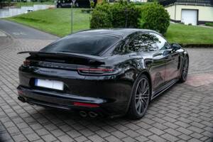Image 4/11 of Porsche Panamera GTS (2018)