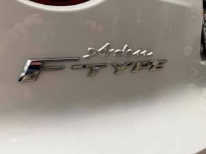 Afbeelding 15/18 van Jaguar F-Type (2017)