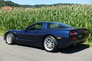 Immagine 2/26 di Chevrolet Corvette (2002)