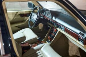 Bild 42/43 von Mercedes-Benz 380 SE (1984)