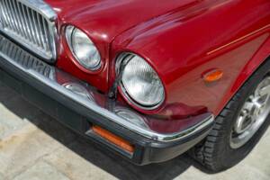 Image 15/50 de Jaguar XJ 6 4.2 (1981)
