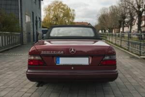 Bild 3/12 von Mercedes-Benz 300 CE-24 (1992)