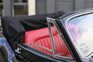 Image 27/40 de Jaguar XK 120 DHC (1953)