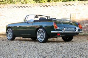 Image 2/50 of MG MGB (1974)