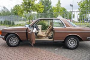 Immagine 4/8 di Mercedes-Benz 280 C (1979)