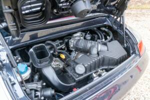 Image 15/50 of Porsche 911 Carrera 4S (2003)