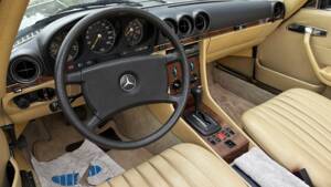 Image 21/24 de Mercedes-Benz 280 SL (1984)