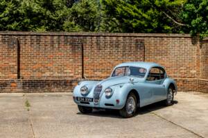 Image 37/50 of Jaguar XK 140 FHC (1955)