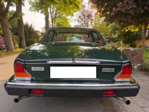 Image 3/8 of Jaguar XJ 6 4.2 (1985)