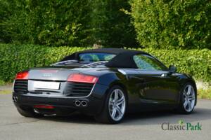 Image 13/50 of Audi R8 Spyder 4.2 FSI Quattro (2011)